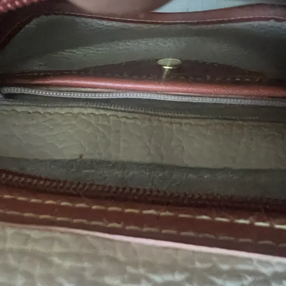 Vintage Dooney & Bourke Small Crossbody Belt Bag Tan/Brown All Weather Leather - Picture 9 of 13